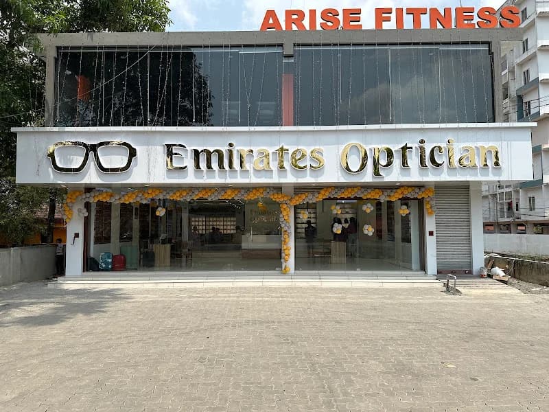 Emirates Optician, Irumpanam