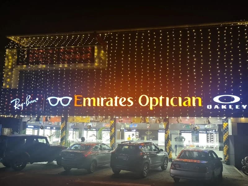 Emirates Optician, Ettumanur